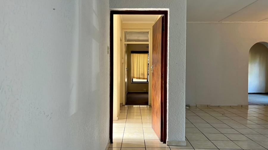 To Let 3 Bedroom Property for Rent in Pinelands Western Cape